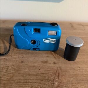 Blue Film Camera‎
